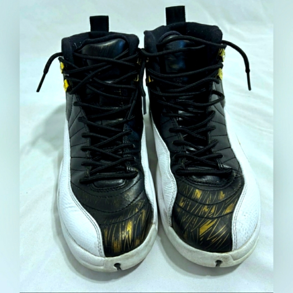 Black and White Sneakers with Gold Accents Men's 8
